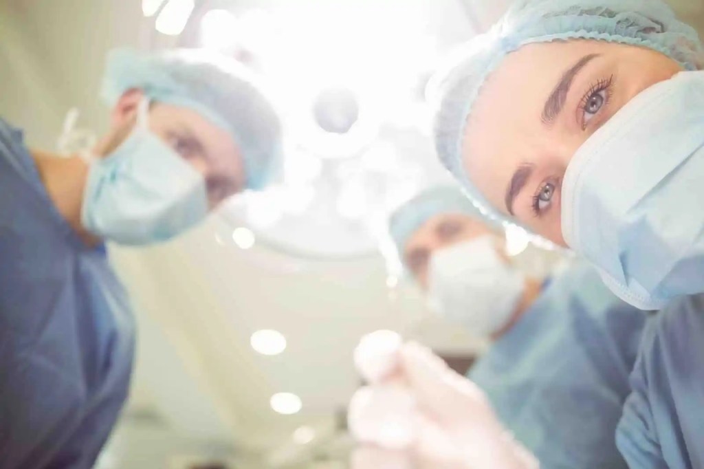 medical students in operating room