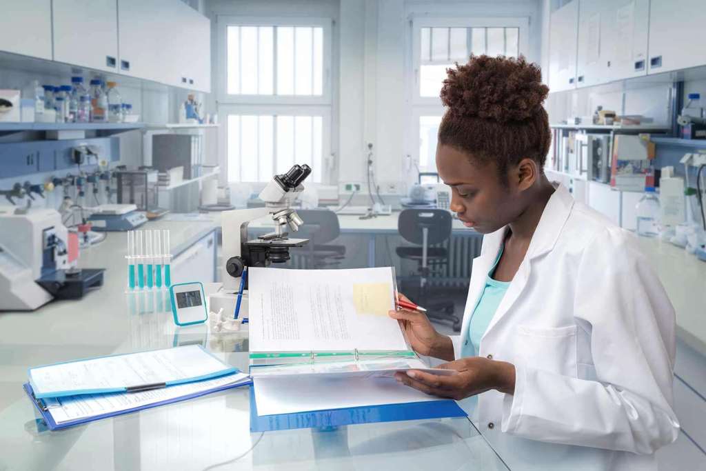 SMU Medical student reviewing notes prior to microbiology lab