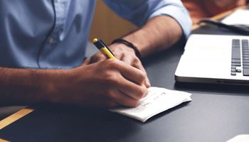 Working as a freelancer: how to write an invoice