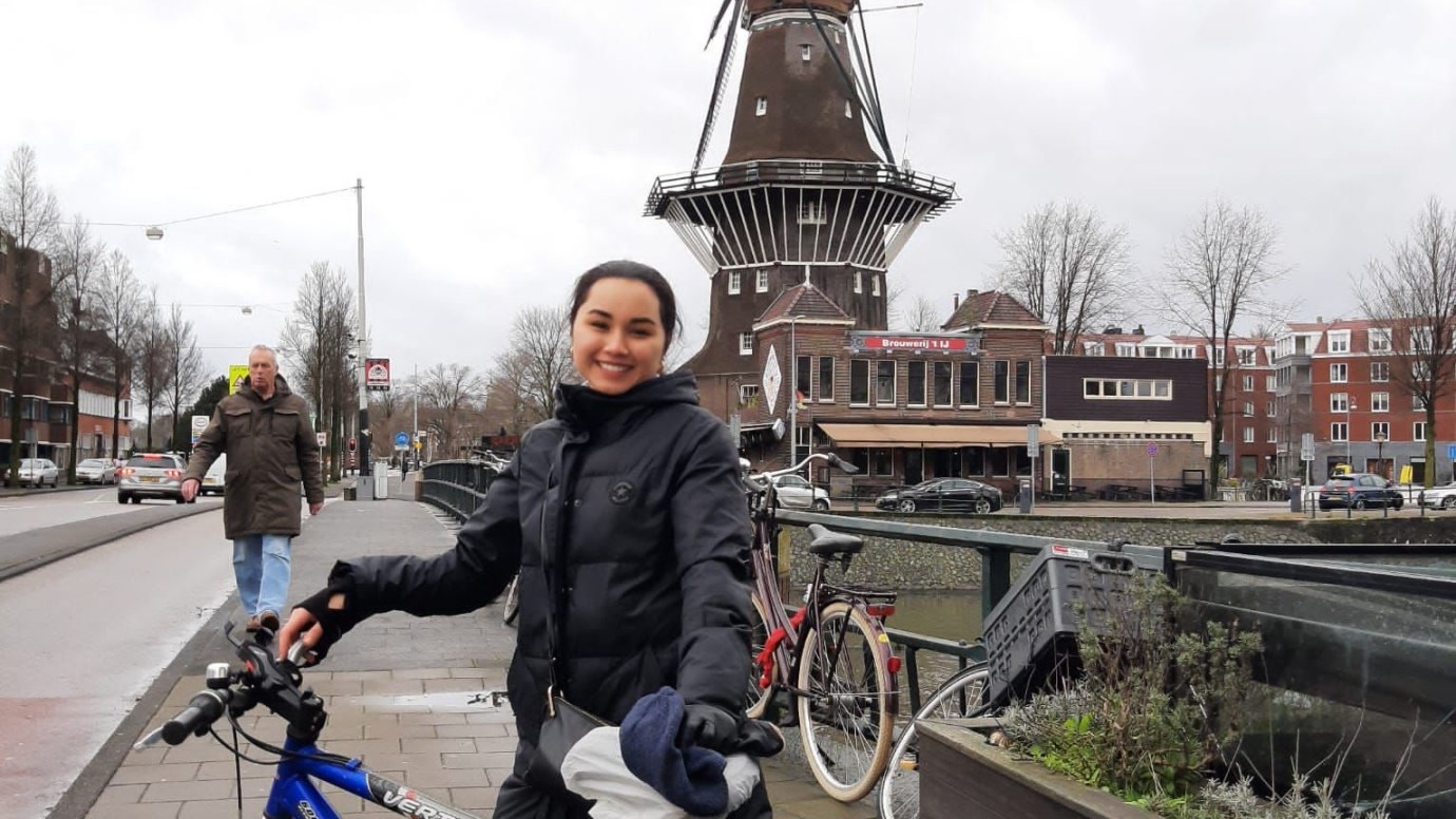 UE-Student Malika Yunus in Amsterdam